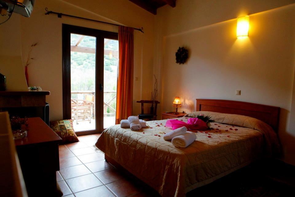 Guesthouse Mouses Kalavryta Exterior photo